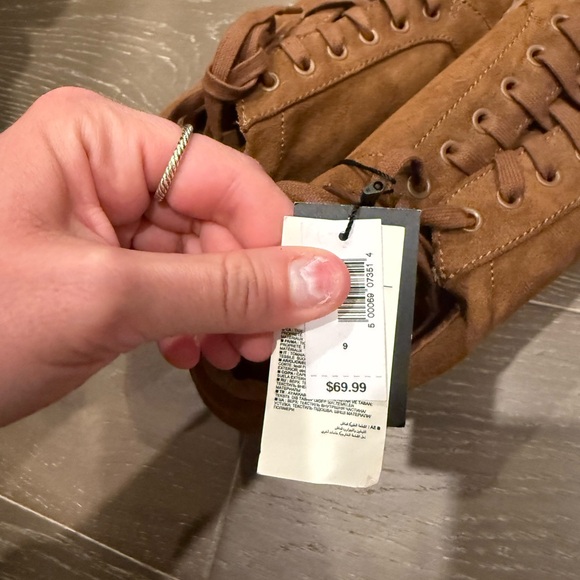 NWT banana republic men’s sneakers - Picture 3 of 6